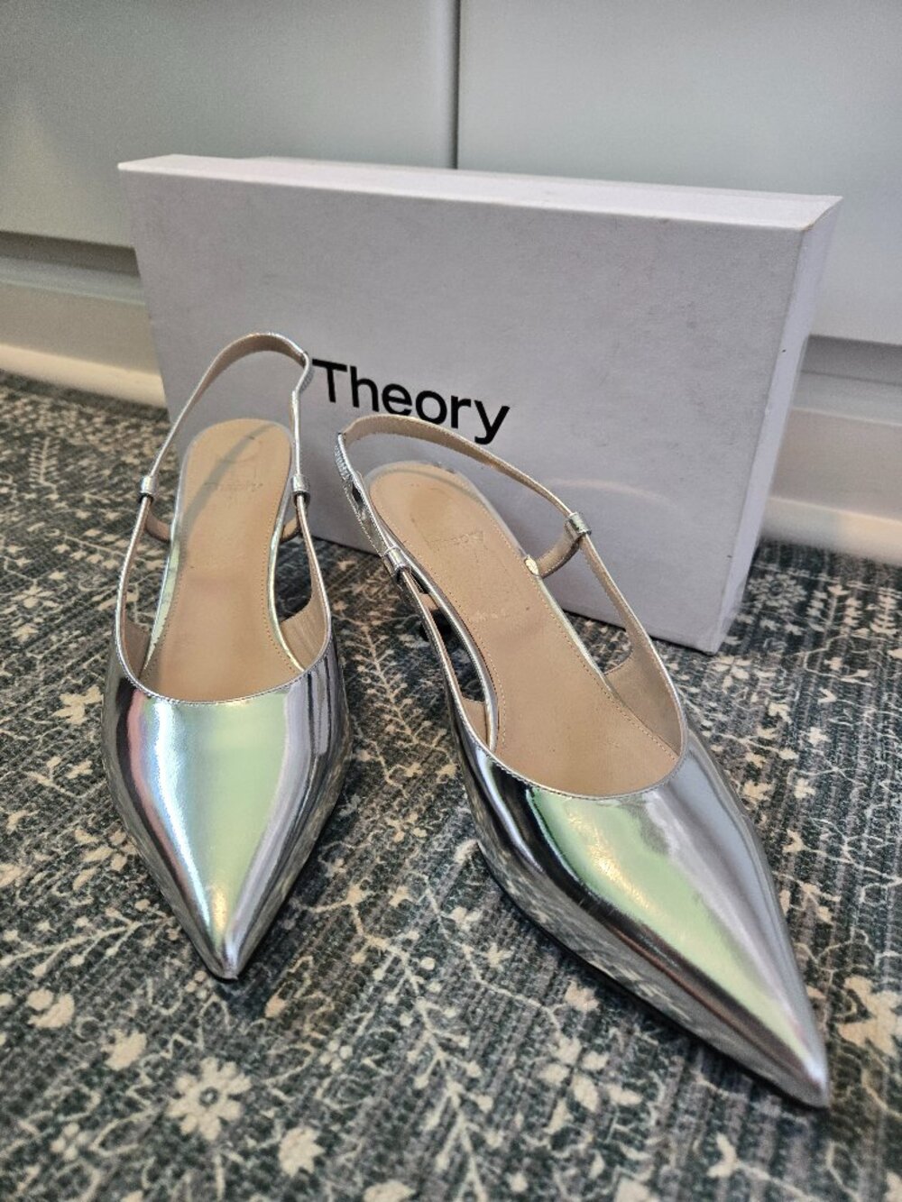 Theory Micro Slingback Pump in Metallic Leather sz 38